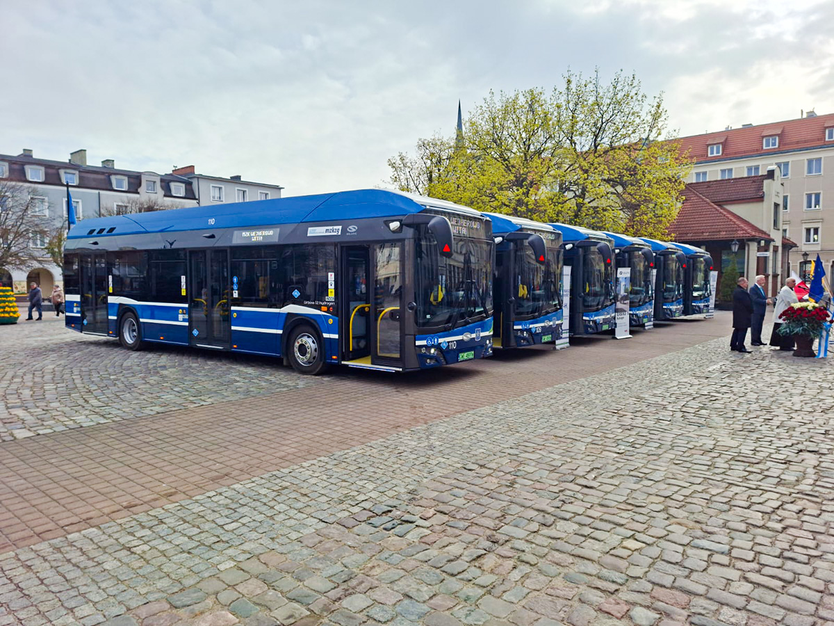 Uroczyste wprowadzenie do ruchu autobusów wodorowych